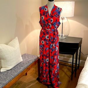 Tommy Hilfiger Jumpsuit, wide leg, fitted top with matching fabric belt.